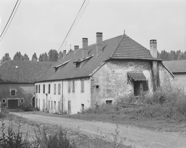 Logement patronal depuis le sud-ouest. © Dominique Dominguez / Région Bourgogne-Franche-Comté, Inventaire du patrimoine - 1980