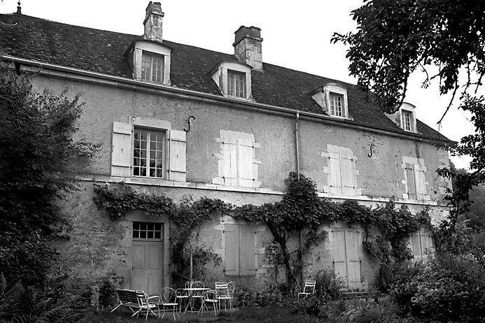 Façade antérieure. © Dominique Dominguez / Région Bourgogne-Franche-Comté, Inventaire du patrimoine - 1980