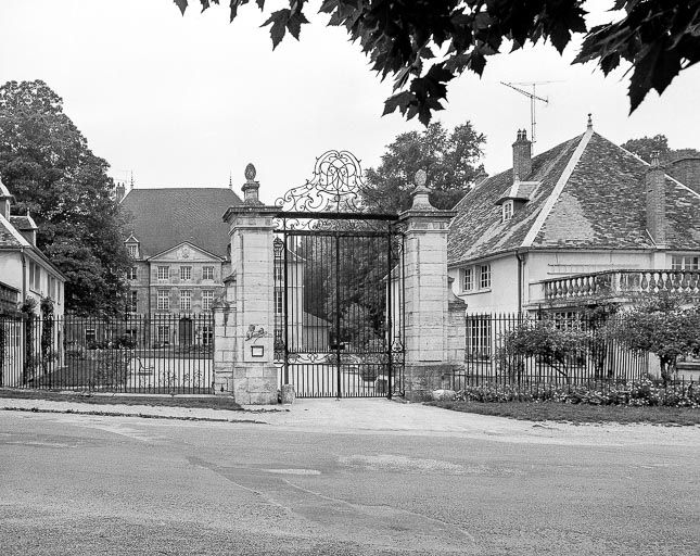Vue d'ensemble. © Dominique Dominguez / Région Bourgogne-Franche-Comté, Inventaire du patrimoine - 1980
