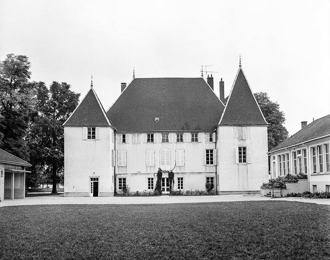 Façade postérieure. © Dominique Dominguez / Région Bourgogne-Franche-Comté, Inventaire du patrimoine - 1980