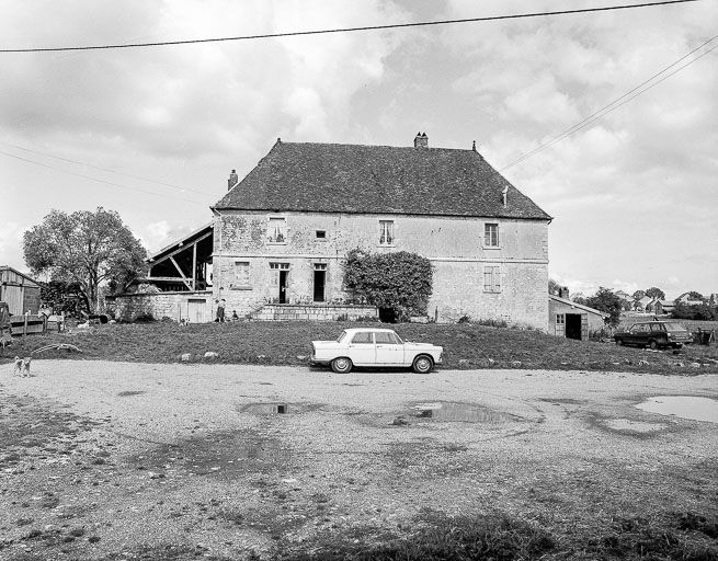 Partie habitation : vue de face. © Dominique Dominguez / Région Bourgogne-Franche-Comté, Inventaire du patrimoine - 1980