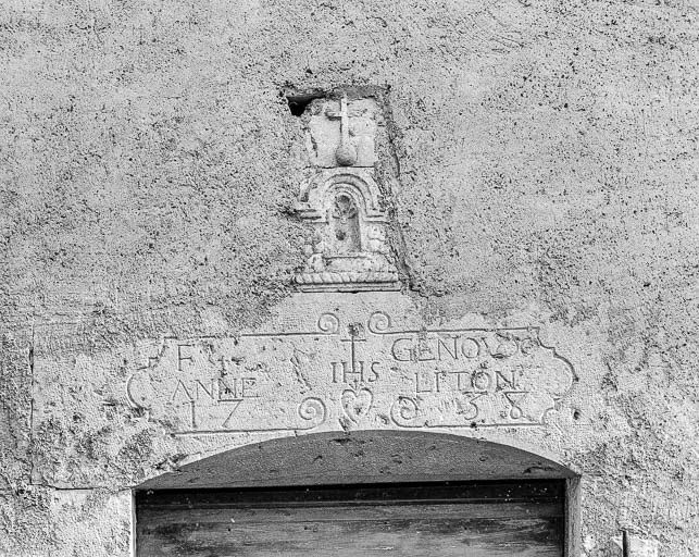 Détail de la porte d'habitation. © Dominique Dominguez / Région Bourgogne-Franche-Comté, Inventaire du patrimoine - 1980