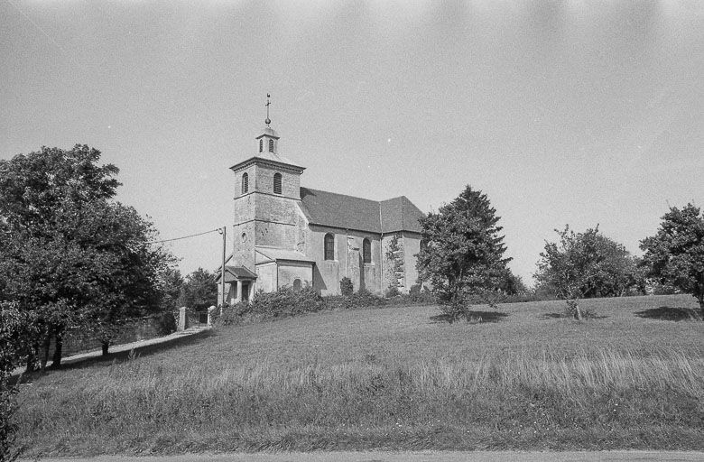 Façade latérale droite. © Jean-Marie Baverel / Région Bourgogne-Franche-Comté, Inventaire du patrimoine - 1980