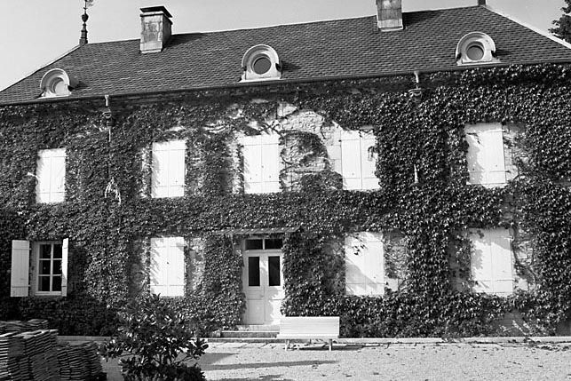 Façade antérieure de l'habitation. © Dominique Dominguez / Région Bourgogne-Franche-Comté, Inventaire du patrimoine - 1980