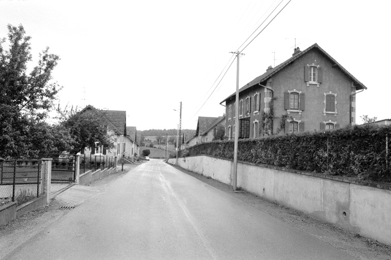 Rue Bellevue en 1980. © Bernard Lardière / Région Bourgogne-Franche-Comté, Inventaire du patrimoine - 1980
