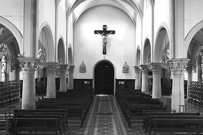 Vue de la nef et de l'entrée depuis le choeur. © Yves Sancey / Région Bourgogne-Franche-Comté, Inventaire du patrimoine - 1981