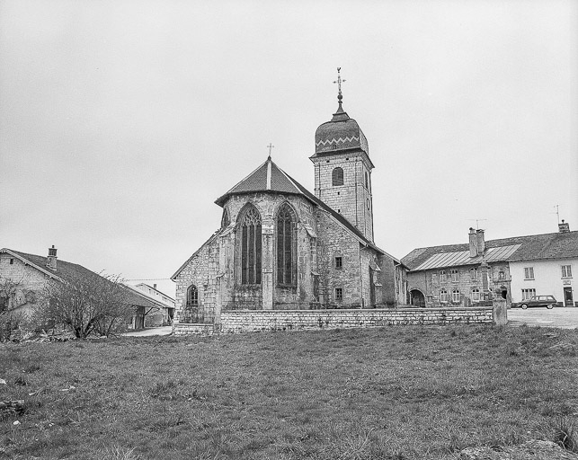 Vue sur le chevet. © Yves Sancey / Région Bourgogne-Franche-Comté, Inventaire du patrimoine - 1981