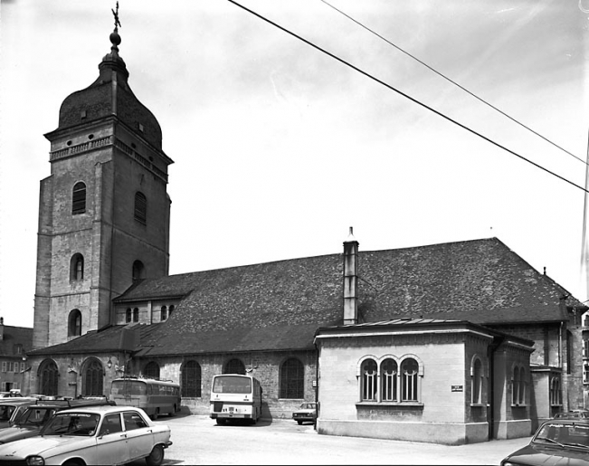 Façade latérale droite. © Yves Sancey / Région Bourgogne-Franche-Comté, Inventaire du patrimoine - 1981