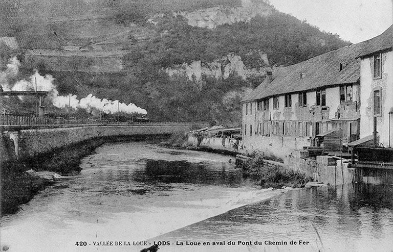 Vallée de la Loue - Lods - La Loue en aval du Pont du Chemin de Fer, 1905. © Dominique  Dominguez (reproduction) / Région Bourgogne-Franche-Comté, Inventaire du patrimoine - 1981