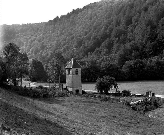 Vue générale depuis le nord-ouest. © Yves Sancey / Région Bourgogne-Franche-Comté, Inventaire du patrimoine - 1981