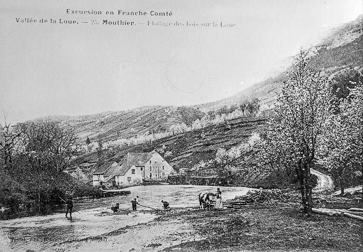 Vallée de la Loue. - 25. MOUTHIER. - Flottage des bois sur la Loue © Yves Sancey / Région Bourgogne-Franche-Comté, Inventaire du patrimoine - 1981