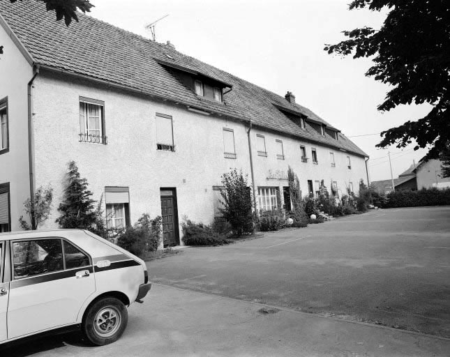 Logements d'employés. © Yves Sancey / Région Bourgogne-Franche-Comté, Inventaire du patrimoine - 1981