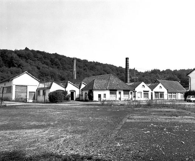 Ateliers de fabrication depuis le sud-ouest en 1981. © Yves Sancey / Région Bourgogne-Franche-Comté, Inventaire du patrimoine - 1981