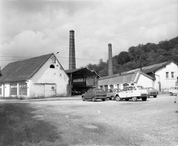 Ateliers de fabrication depuis l'est en 1981. © Yves Sancey / Région Bourgogne-Franche-Comté, Inventaire du patrimoine - 1981