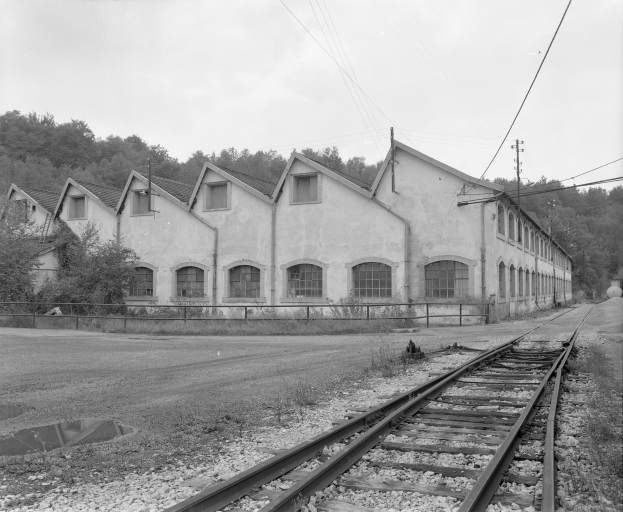 Vue rapprochée de l'atelier des pompes en 1981. © Yves Sancey / Région Bourgogne-Franche-Comté, Inventaire du patrimoine - 1981