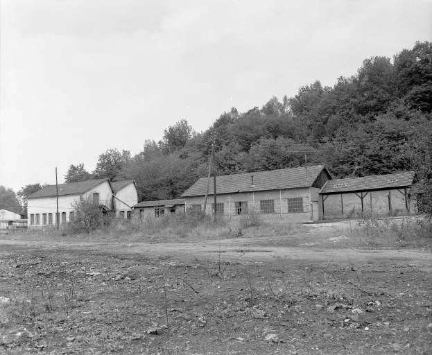 Ateliers d'entretien et de menuiserie depuis le sud-est en 1981. © Yves Sancey / Région Bourgogne-Franche-Comté, Inventaire du patrimoine - 1981