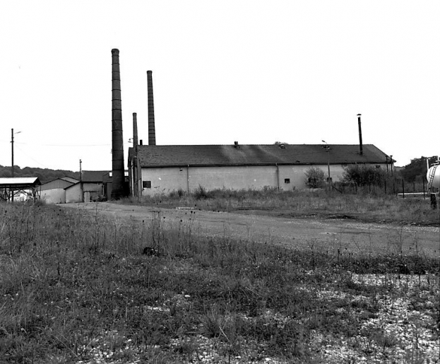 Vue de l'atelier d'émaillerie depuis l'ouest en 1981. © Yves Sancey / Région Bourgogne-Franche-Comté, Inventaire du patrimoine - 1981