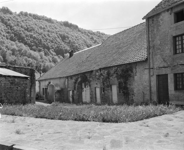 Façade antérieure. © Yves Sancey / Région Bourgogne-Franche-Comté, Inventaire du patrimoine - 1981