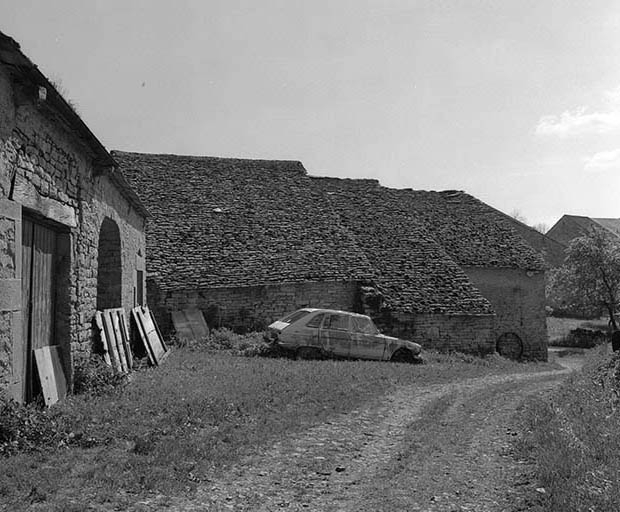 Façade postérieure. © Yves Sancey / Région Bourgogne-Franche-Comté, Inventaire du patrimoine - 1981