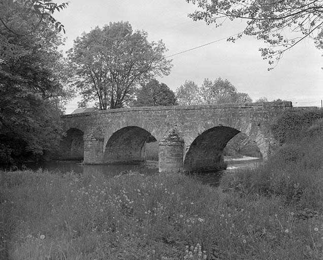 Face amont, vue de trois quarts © Yves Sancey / Région Bourgogne-Franche-Comté, Inventaire du patrimoine - 1981