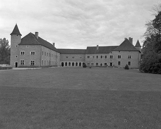 Façades sud et est. © Yves Sancey / Région Bourgogne-Franche-Comté, Inventaire du patrimoine - 1981
