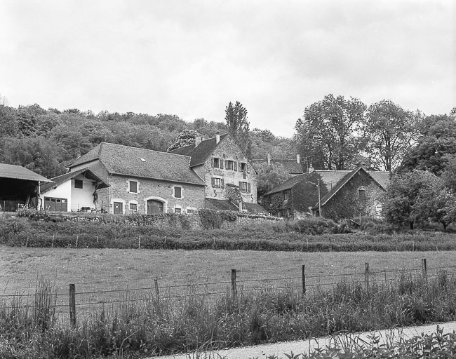 Maisons et fermes situées à Blandans : façades antérieures. © Yves Sancey / Région Bourgogne-Franche-Comté, Inventaire du patrimoine - 1981