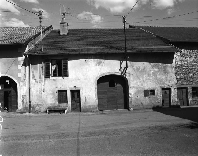 Façade antérieure de face. © Yves Sancey / Région Bourgogne-Franche-Comté, Inventaire du patrimoine - 1981