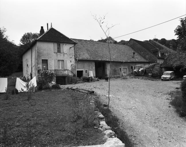 Façade antérieure. © Yves Sancey / Région Bourgogne-Franche-Comté, Inventaire du patrimoine - 1981