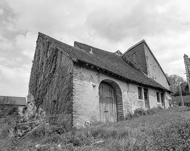 Ferme cadastrée 1952 U2 363, située rue Chateraine : vue d'ensemble. © Yves Sancey / Région Bourgogne-Franche-Comté, Inventaire du patrimoine - 1981