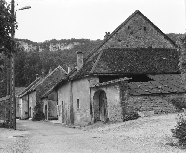 Vue générale de trois-quarts droit. © Yves Sancey / Région Bourgogne-Franche-Comté, Inventaire du patrimoine - 1981