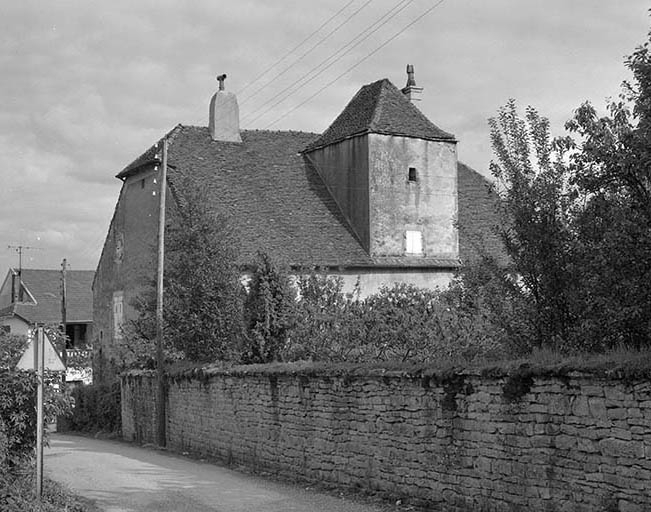 Façade postérieure. © Yves Sancey / Région Bourgogne-Franche-Comté, Inventaire du patrimoine - 1981