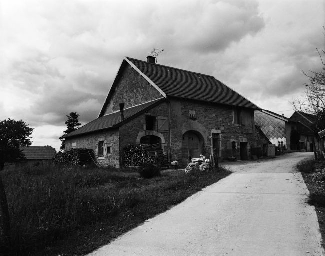 Façade antérieure. © Yves Sancey / Région Bourgogne-Franche-Comté, Inventaire du patrimoine - 1981