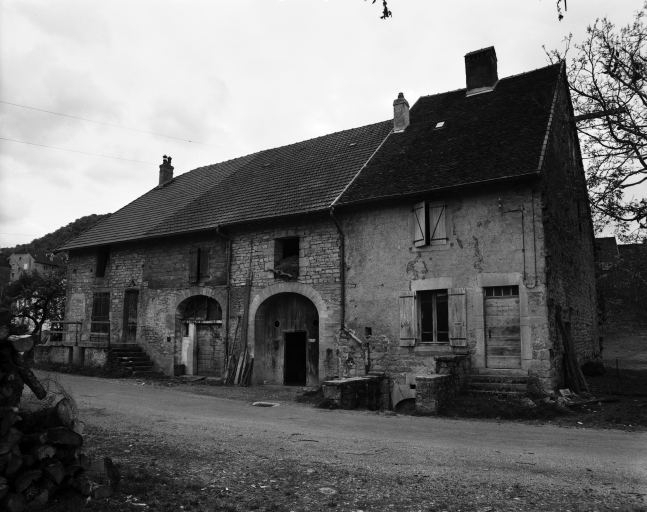 Façade antérieure. © Yves Sancey / Région Bourgogne-Franche-Comté, Inventaire du patrimoine - 1981