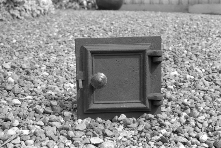 Porte de four. © Dominique Dominguez / Région Bourgogne-Franche-Comté, Inventaire du patrimoine - 1981