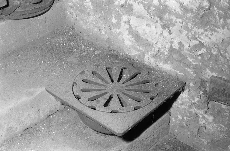 Regard d'eau pluviale. © Dominique Dominguez / Région Bourgogne-Franche-Comté, Inventaire du patrimoine - 1981
