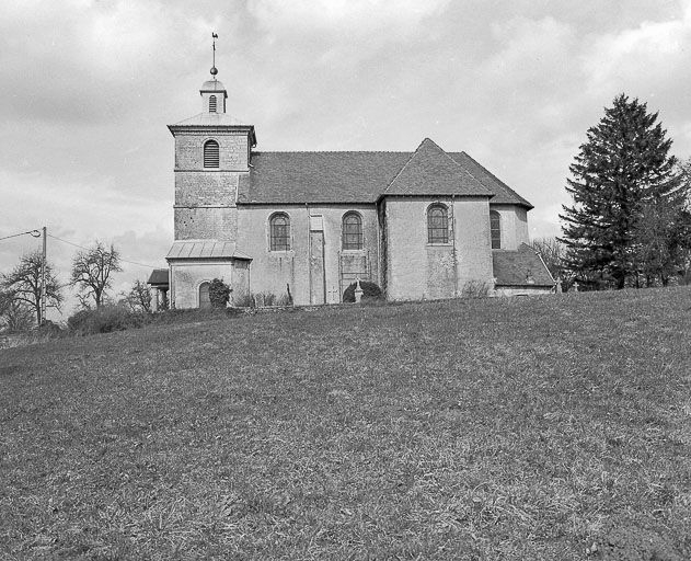 Façade latérale droite. © Yves Sancey / Région Bourgogne-Franche-Comté, Inventaire du patrimoine - 1981