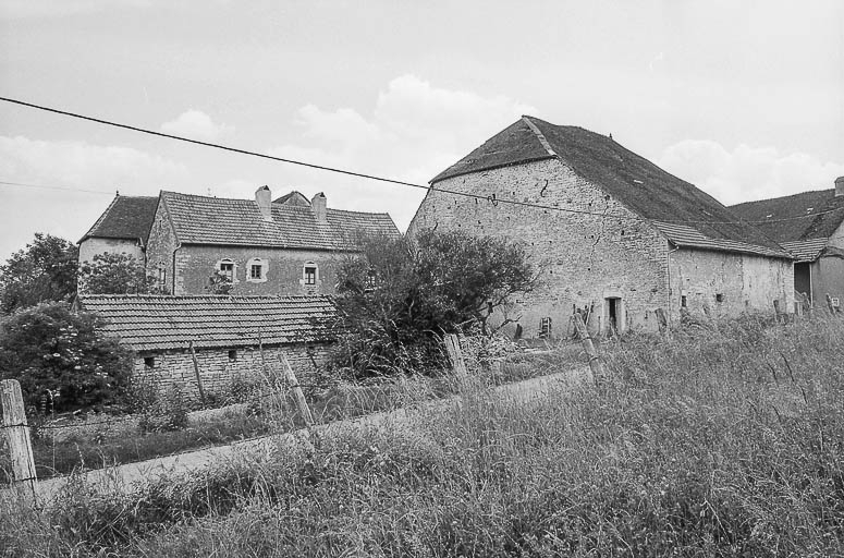 Vue d'ensemble des parties agricoles. © Bernard Lardière / Région Bourgogne-Franche-Comté, Inventaire du patrimoine - 1981