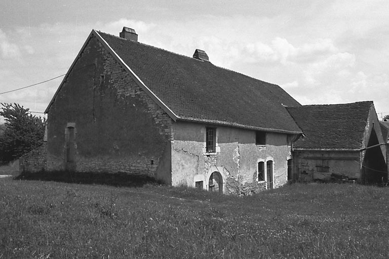 Façade postérieure. © Bernard Lardière / Région Bourgogne-Franche-Comté, Inventaire du patrimoine - 1981