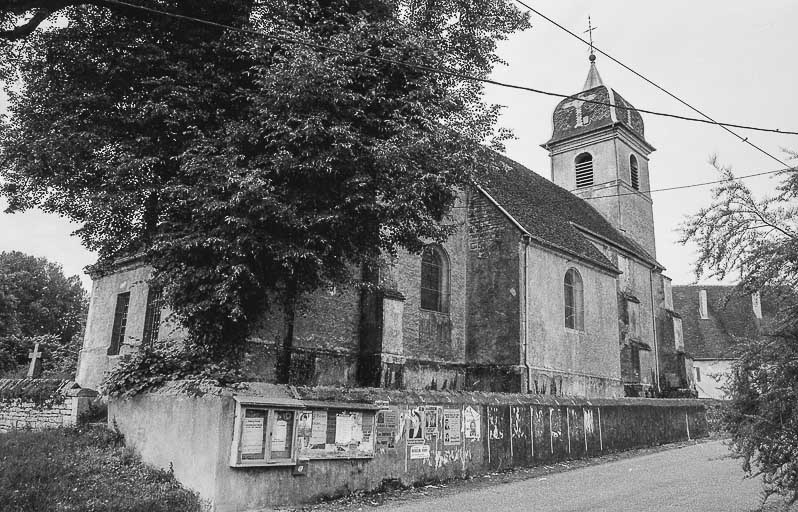 Façades latérale gauche et postérieure. © Bernard Lardière / Région Bourgogne-Franche-Comté, Inventaire du patrimoine - 1981