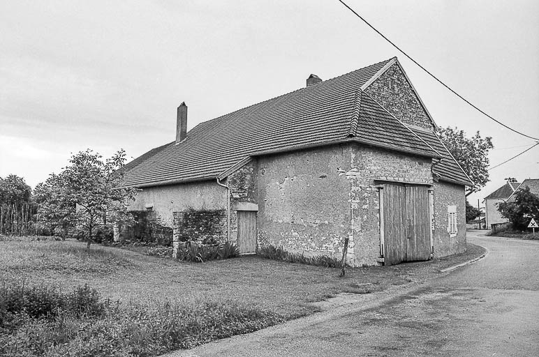 Façade postérieure. © Bernard Lardière / Région Bourgogne-Franche-Comté, Inventaire du patrimoine - 1981