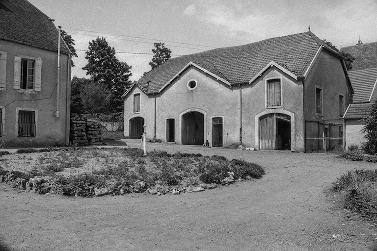 Les écuries. © Bernard Lardière / Région Bourgogne-Franche-Comté, Inventaire du patrimoine - 1981