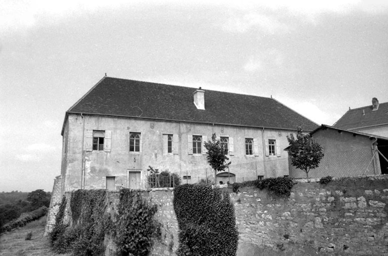 Les communs. © Bernard Lardière / Région Bourgogne-Franche-Comté, Inventaire du patrimoine - 1981