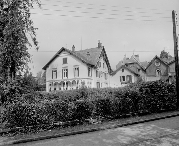 Vue depuis la rue Pierre Sellier en 1981. SRI. Enquête régionale sur les bâtiments industriels (1979-1981). © Yves Sancey / Région Bourgogne-Franche-Comté, Inventaire du patrimoine - 1981