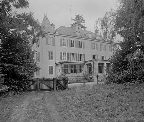 Façade sud en 1981. SRI. Enquête régionale sur les bâtiments industriels (1979-1981). © Yves Sancey / Région Bourgogne-Franche-Comté, Inventaire du patrimoine - 1981
