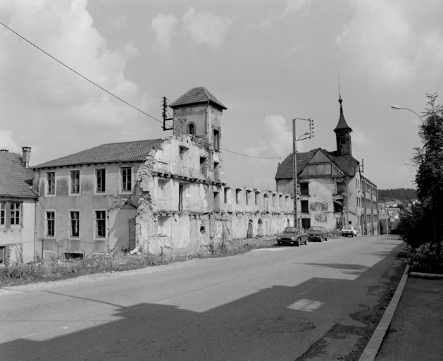Vue d'ensemble de la Pendulerie en 1981. SRI. Enquête régionale sur les bâtiments industriels (1979-1981). © Yves Sancey / Région Bourgogne-Franche-Comté, Inventaire du patrimoine - 1981