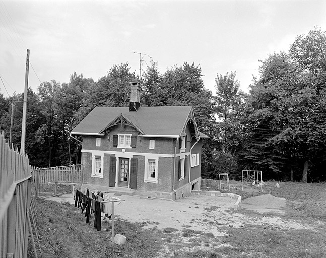Conciergerie en 1981. SRI. Enquête régionale sur les bâtiments industriels (1979-1981). © Yves Sancey / Région Bourgogne-Franche-Comté, Inventaire du patrimoine - 1981