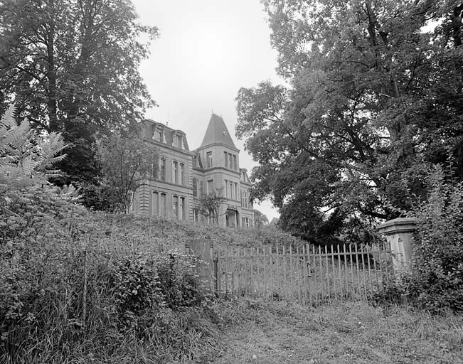 Façade postérieure en 1981. SRI. Enquête régionale sur les bâtiments industriels (1979-1981). © Yves Sancey / Région Bourgogne-Franche-Comté, Inventaire du patrimoine - 1981