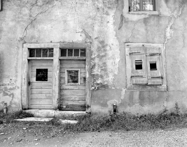 Façade postérieure : détail. © Yves Sancey / Région Bourgogne-Franche-Comté, Inventaire du patrimoine - 1981