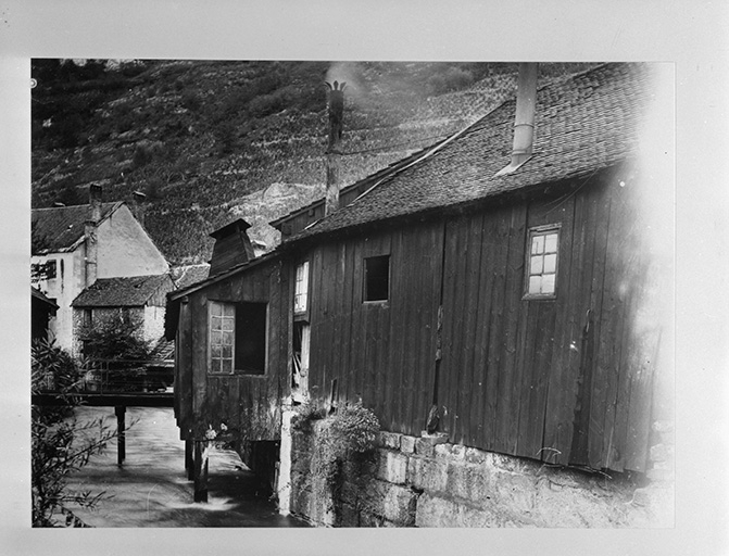 Arrière du magasin à clous et de la menuiserie, avant l'incendie de 1903. © D.  Dominguez (reproduction) / Région Bourgogne-Franche-Comté, Inventaire du patrimoine - 1982 Arrière du magasin à clous et de la menuiserie, avant l'incendie de 1903. © D.  Dominguez (reproduction) / Région Bourgogne-Franche-Comté, Inventaire du patrimoine - 1982