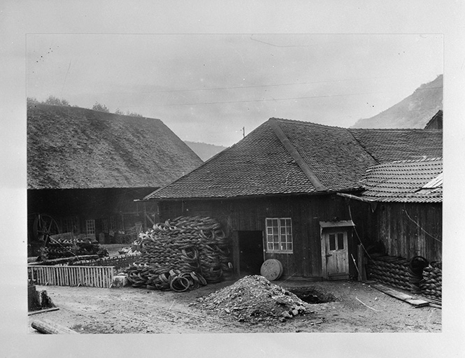 Entrepôt où les rouleaux de fil de fer étaient stockés, avant l'incendie de 1903. © D.  Dominguez (reproduction) / Région Bourgogne-Franche-Comté, Inventaire du patrimoine - 1982 Entrepôt où les rouleaux de fil de fer étaient stockés, avant l'incendie de 1903. © D.  Dominguez (reproduction) / Région Bourgogne-Franche-Comté, Inventaire du patrimoine - 1982